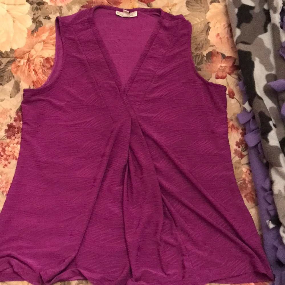 Large Dana Buchman sleeveless Blouse